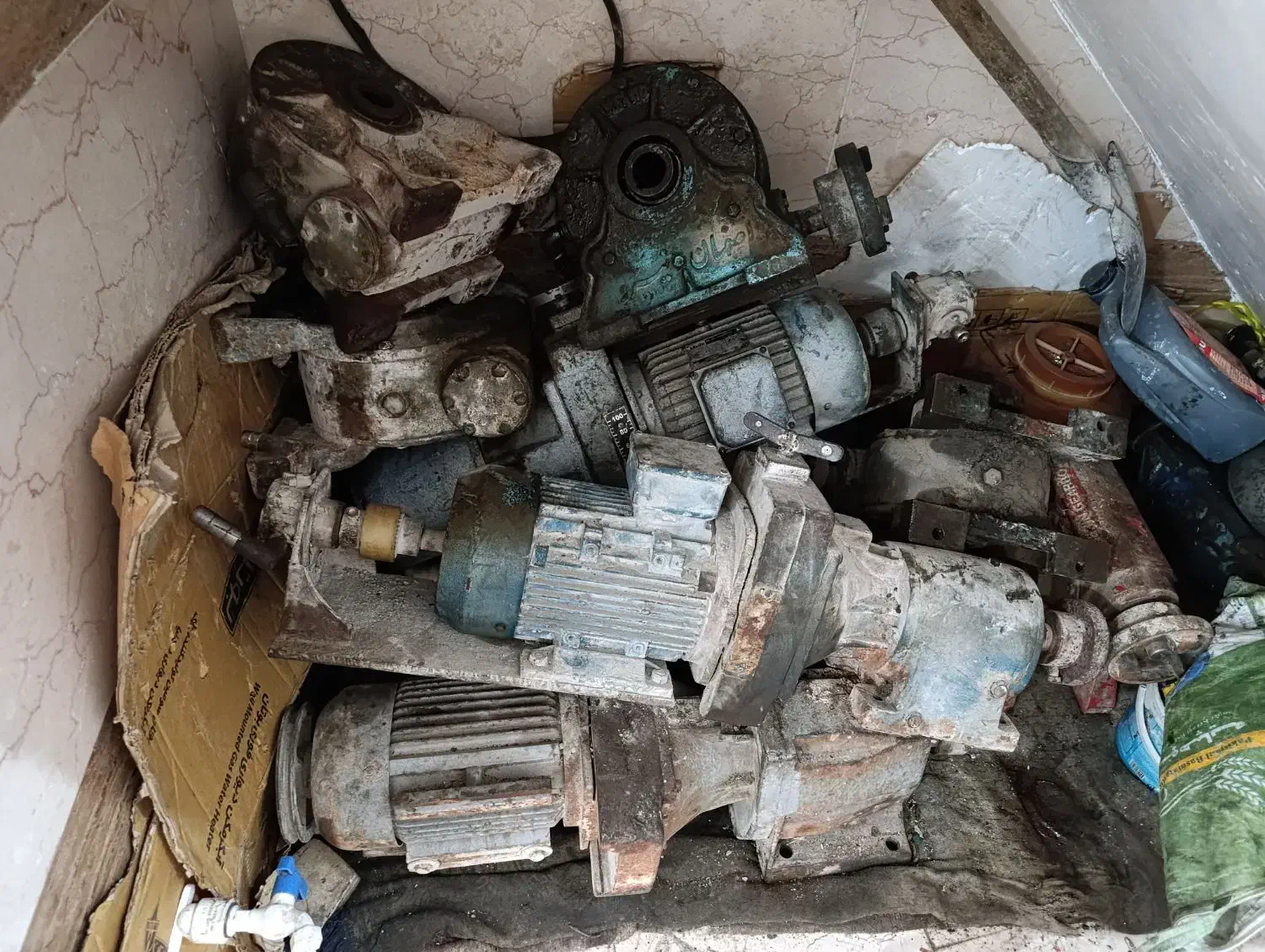 الکتروموتور گیربکس دور متغیر بهمراه حلزونی|ماشین‌آلات صنعتی|رزن, |دیوار