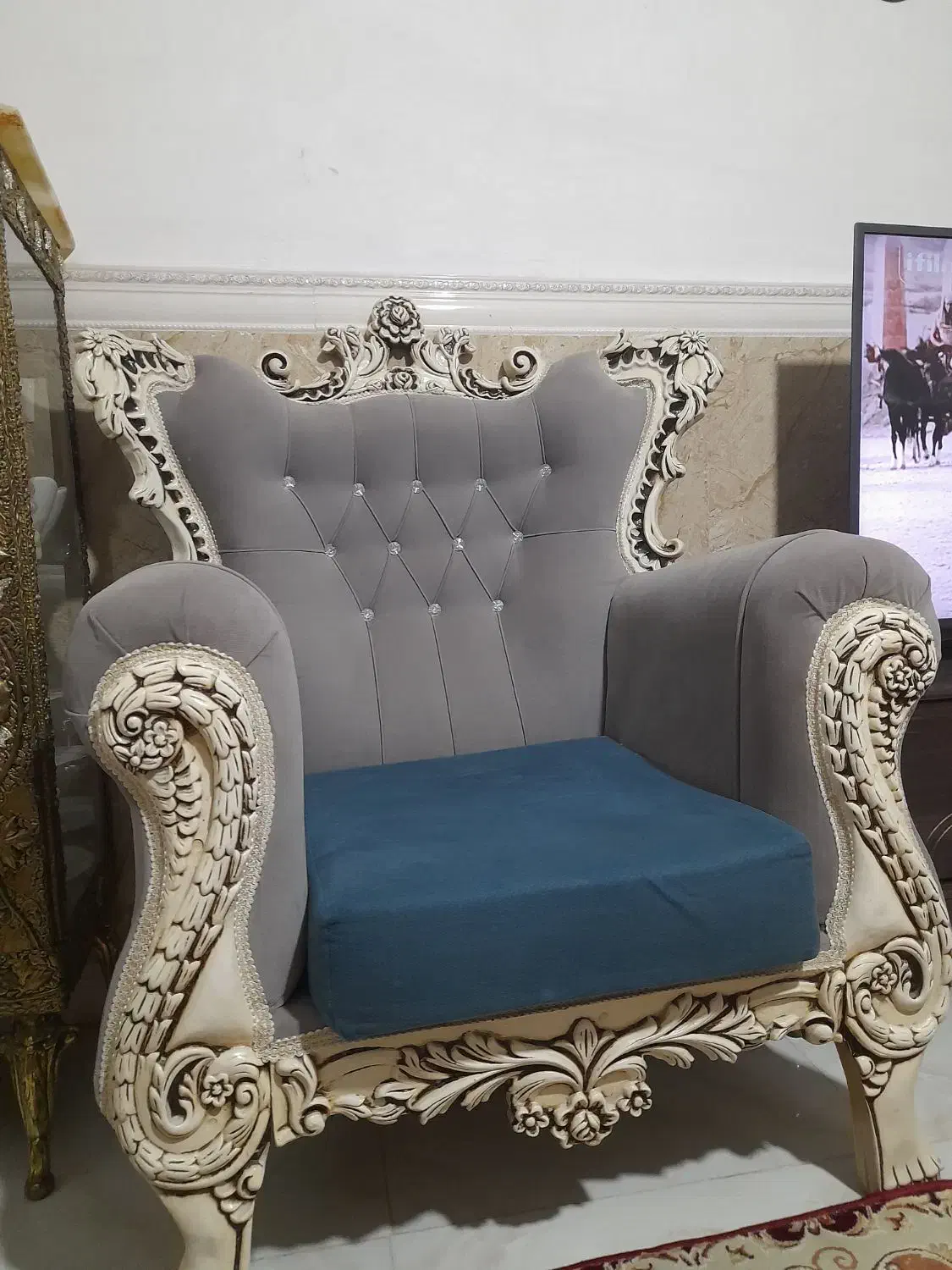 دو عدد مبل سلطنتی سالم|مبلمان خانگی و میز عسلی|کرج, اخترآباد|دیوار