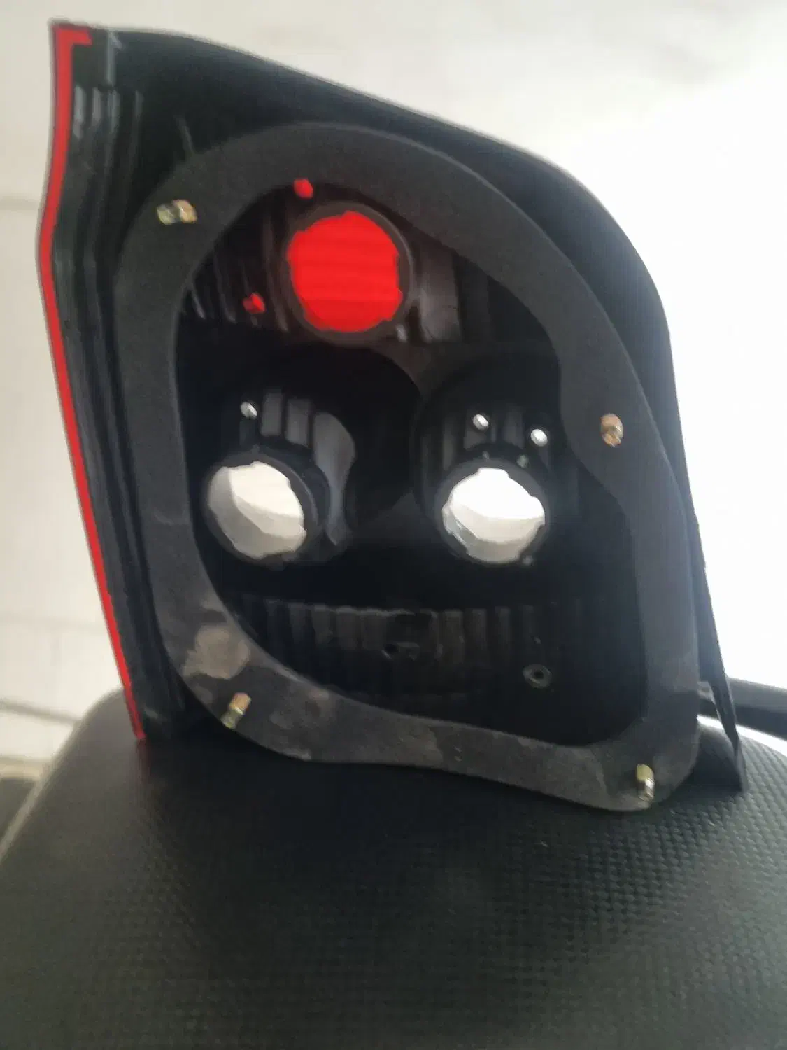 چراغ خطرسمت شاگرد۱۱۱باسپرعقب|قطعات یدکی و لوازم جانبی|مشهد, ایثارگران|دیوار