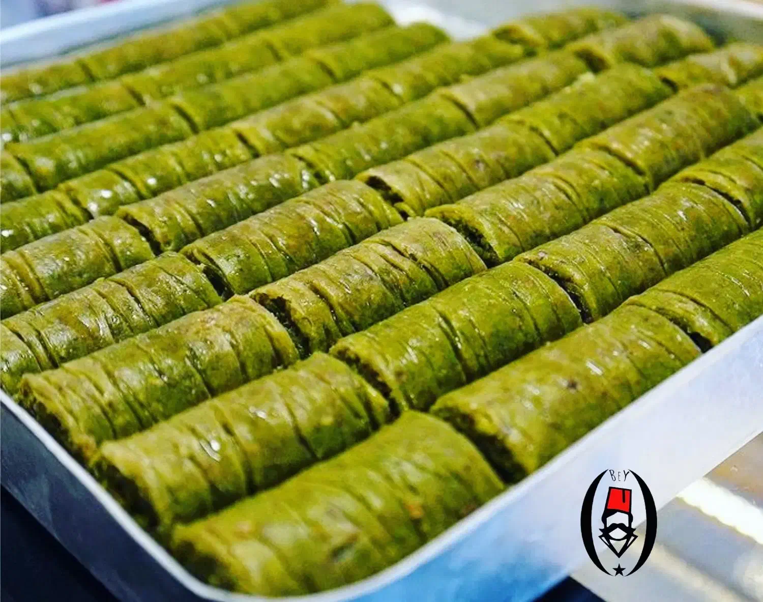 تکمیل پرسنل کافه، ویتر ، کانتر ، بارستا مبتدی|استخدام خدمات فروشگاه و رستوران|تهران, فردوس|دیوار