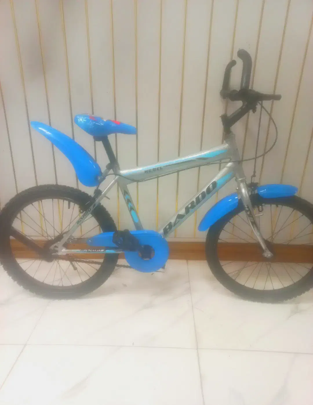 دوچرخه ۲۰ آبی سالم سالم تمیز تمیز بدونه هیچ عیبی|دوچرخه، اسکیت، اسکوتر|قم, شاه ابراهیم|دیوار