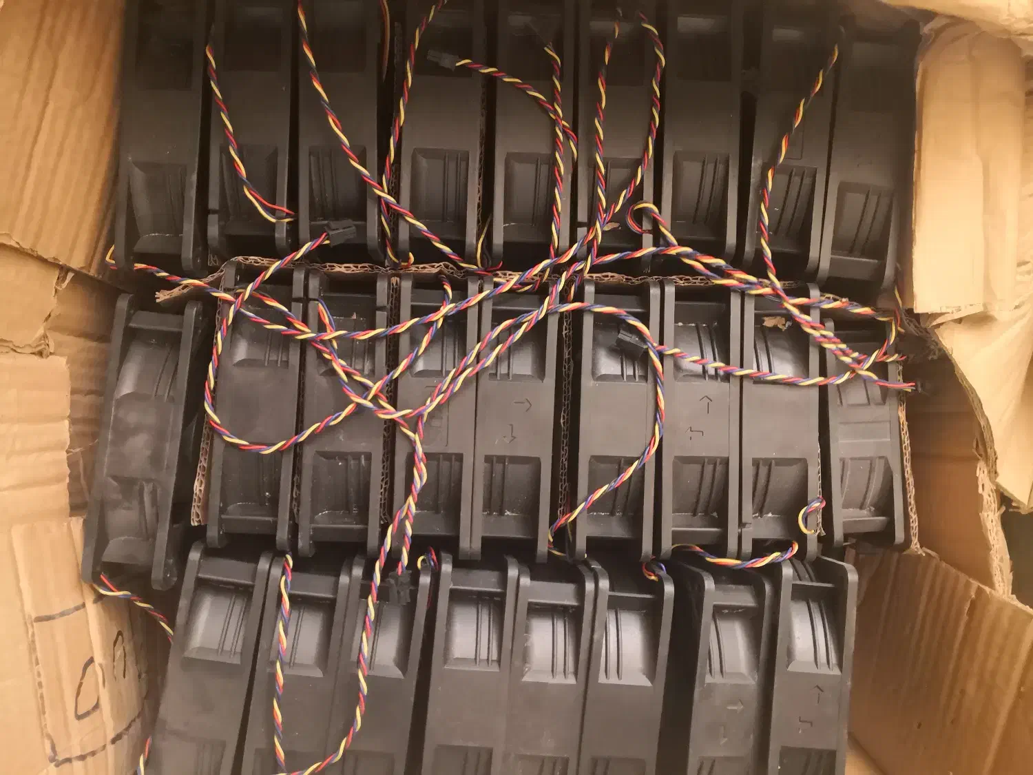 فن نو و آکبند و سالم فن 14*14-فن12*12|قطعات و لوازم جانبی رایانه|شیراز, حومه شیراز|دیوار