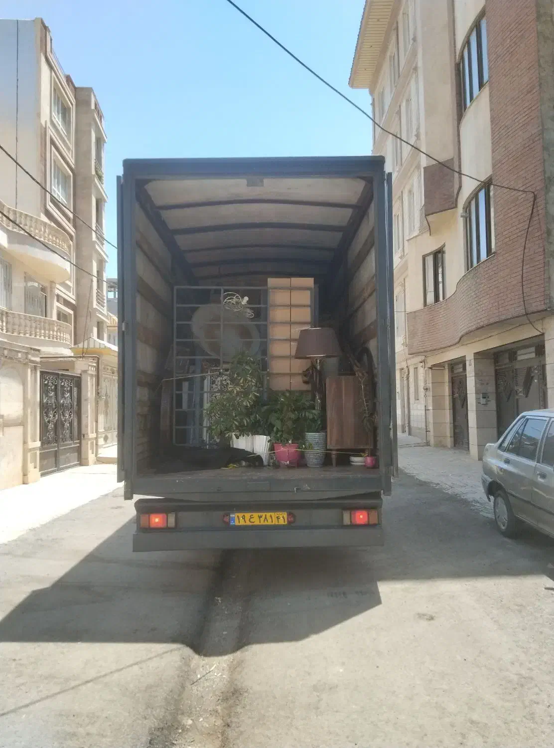 حمل اثاثیه منزل به همراه کارگر (باربری پارسیان)|خدمات حمل و نقل|بروجرد, |دیوار