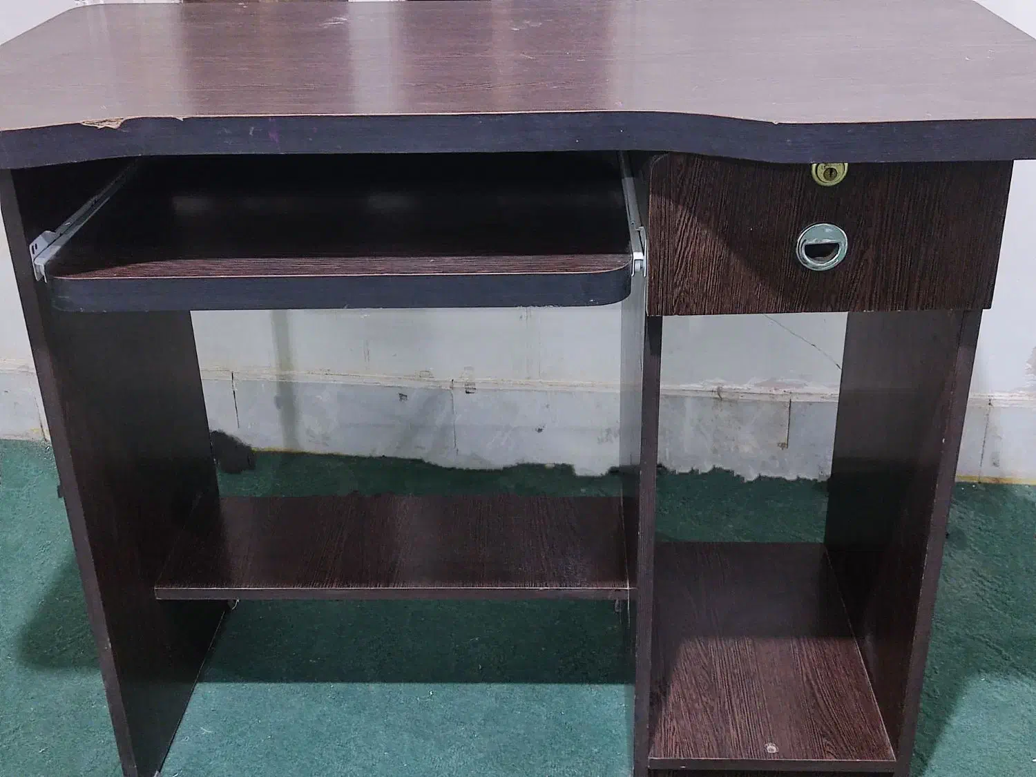 میز کامپیوتر و میز تلویزیون|میز تحریر و کامپیوتر|سیرجان, |دیوار