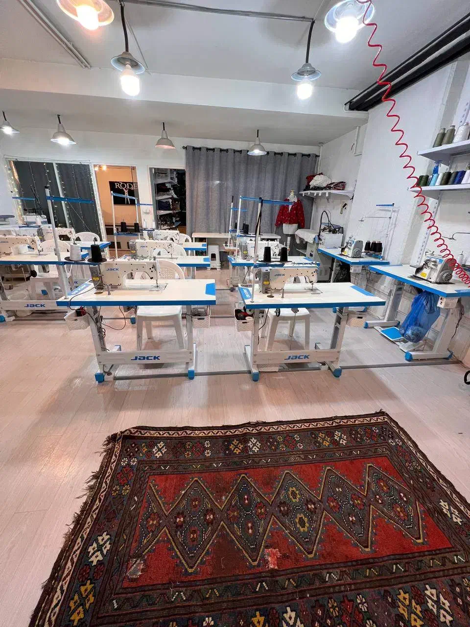 استخدام خیاط خانم|استخدام صنعتی، فنی، مهندسی|تهران, اکباتان|دیوار