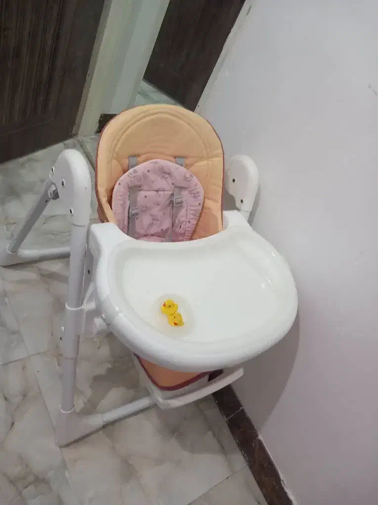 میز توی .صندلی غذا.|بخاری، هیتر، شومینه|رشت, کوی مهر|دیوار