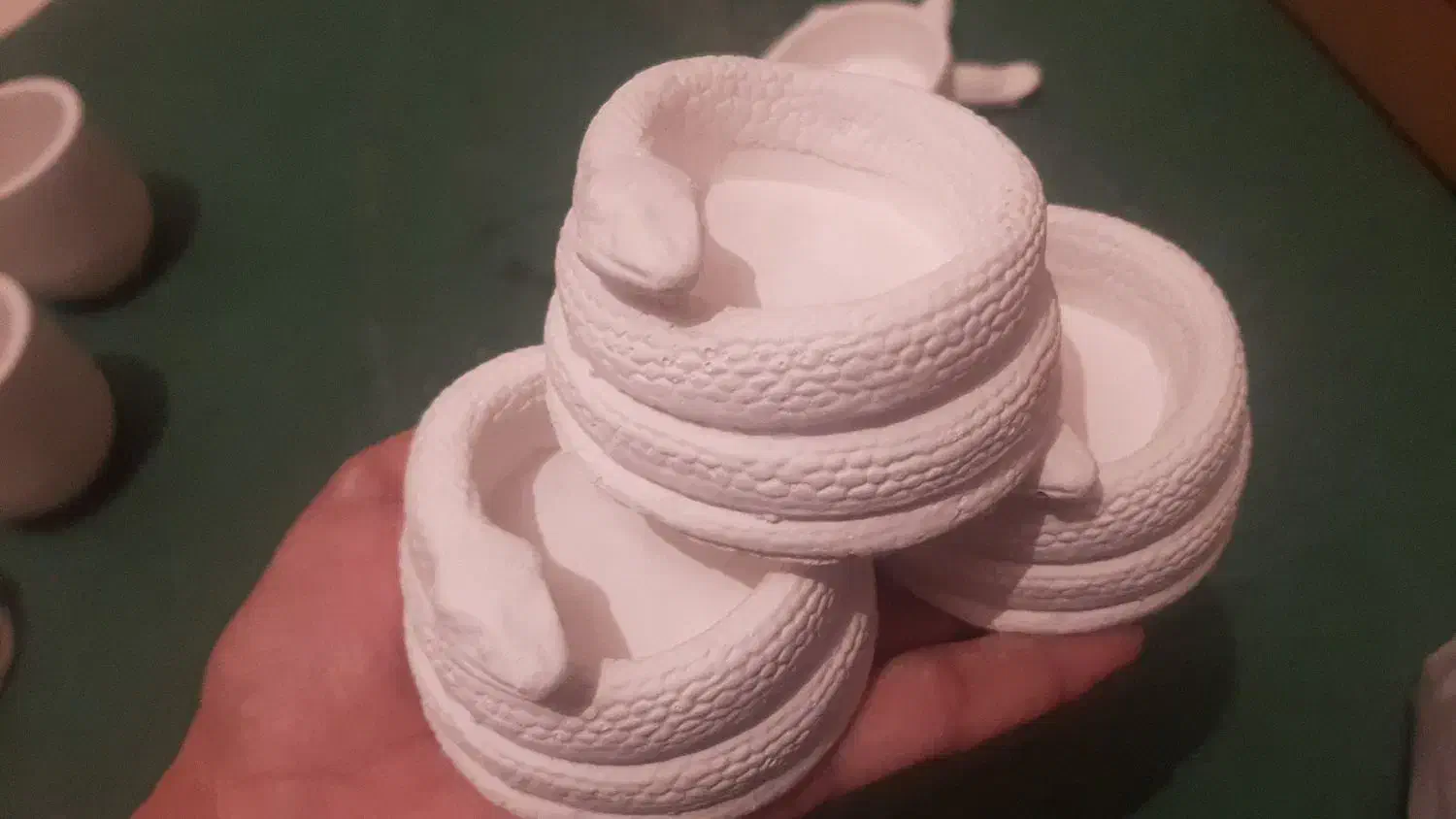 بیس خان|مجسمه، تندیس، ماکت|یزد, |دیوار