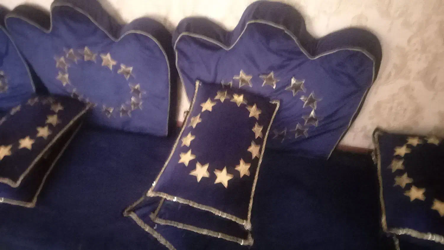 توشک نشستن بالشت ۱۲ تا و پشتی ۶ تا پوشک ۲ تا|پشتی|تهران, گلستان (شهرک راه آهن)|دیوار