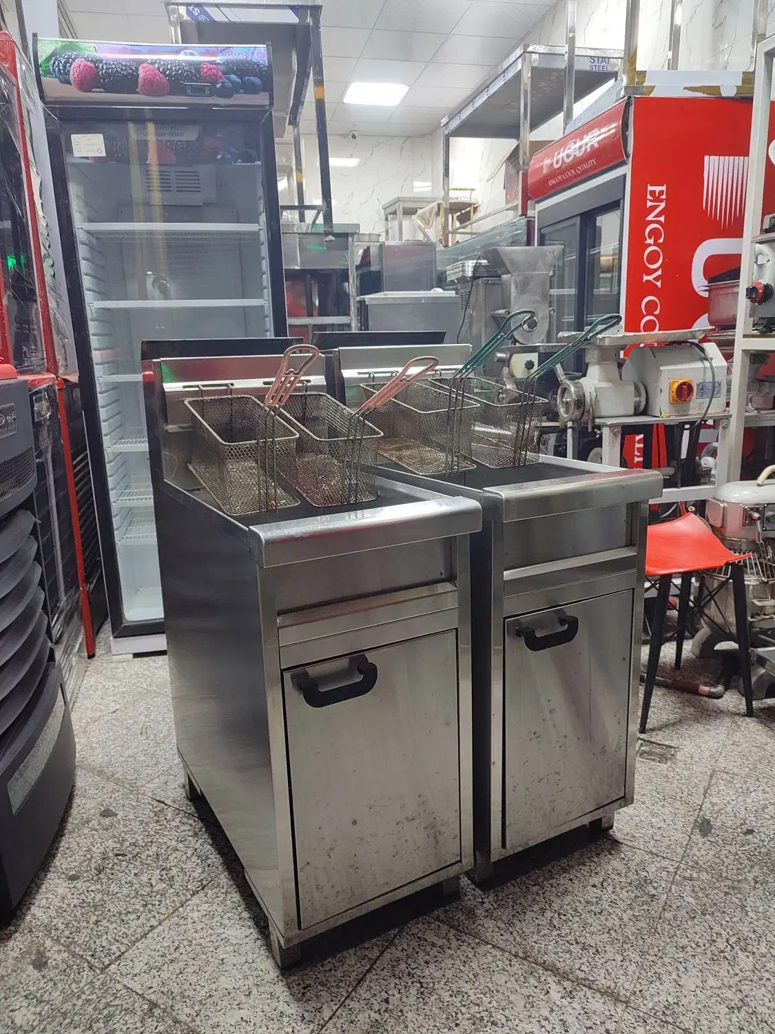 دوعدد سرخ کن صنعتی مبله در حد نونو|کافی‌شاپ و رستوران|نسیم‌شهر, |دیوار