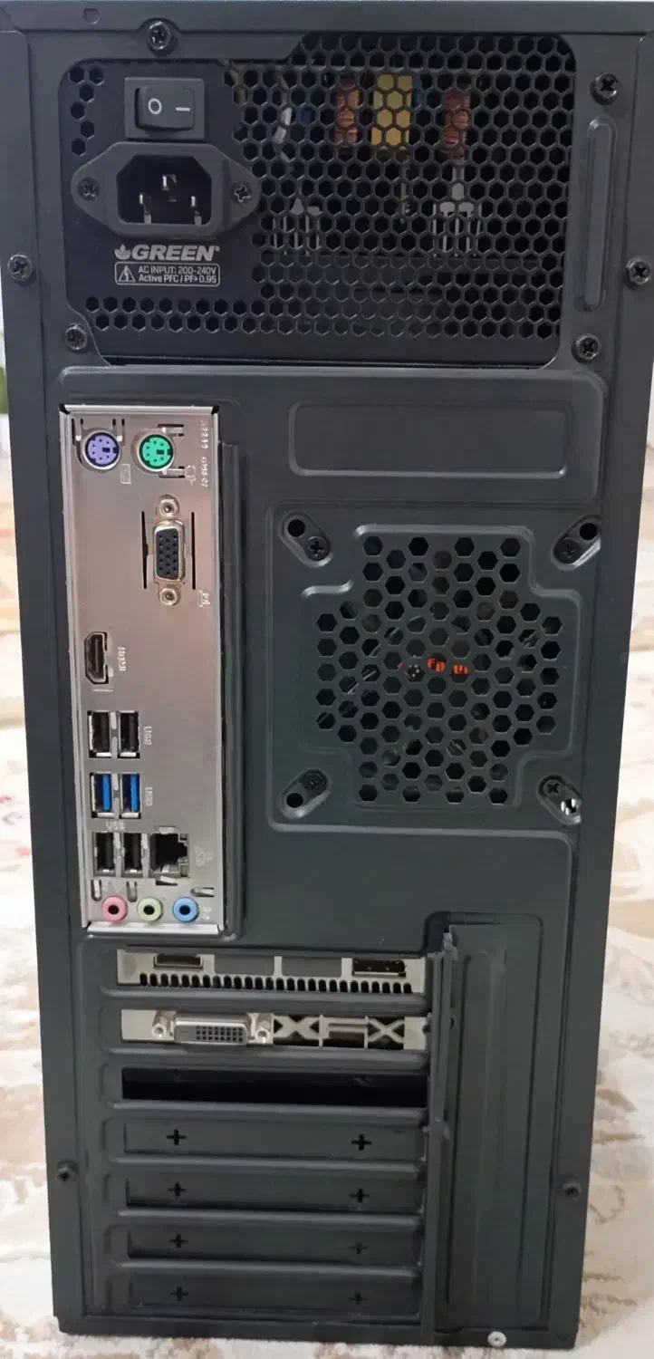 فروش مانیتور و کیس|رایانه رومیزی|کاشمر, |دیوار