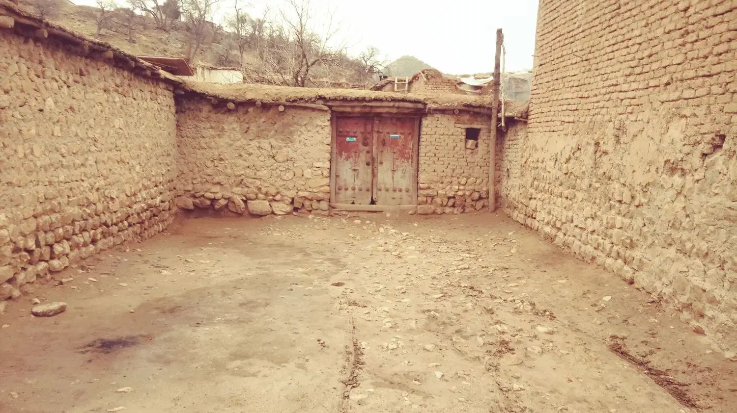 درحیاط|مصالح و تجهیزات ساختمان|گهواره, |دیوار