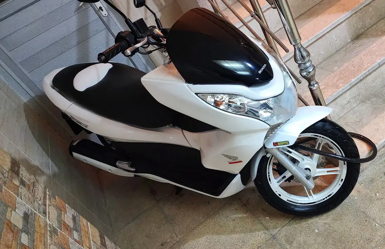 موتور pcx اتوماتیک اصل ژاپن|موتورسیکلت|کرمانشاه, |دیوار