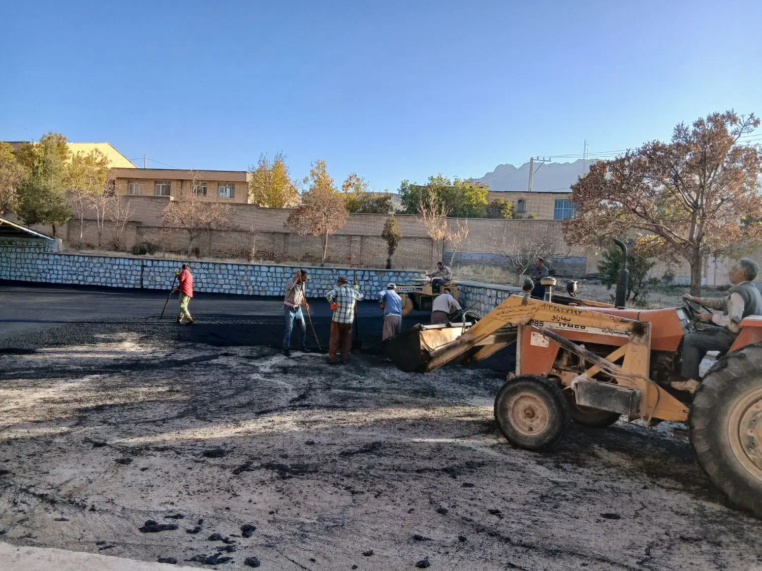 آسفالت و زیر سازی و خاکبرداری|خدمات پیشه و مهارت|شهرکرد, |دیوار