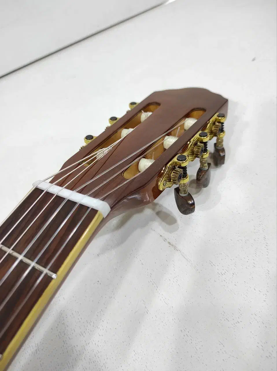 گیتار گیبسون کلاسیک تین بادی پیکاپدار|گیتار، بیس، امپلیفایر|تهران, استقلال|دیوار