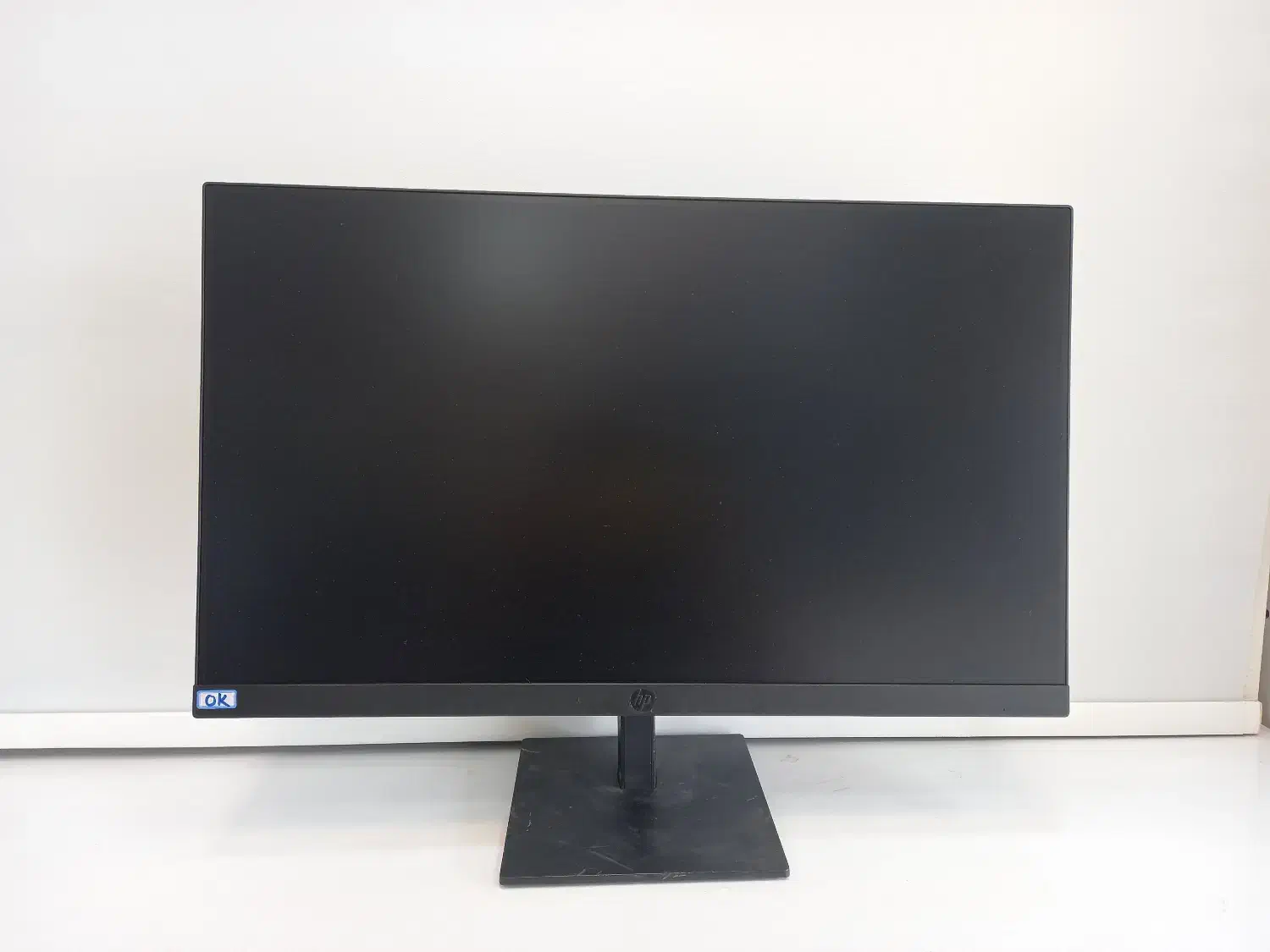 مانیتور حرفه ای ۲۴ اینچ HP پنل IPS ، اسپیکر ، HDMI|قطعات و لوازم جانبی رایانه|محمدیه-قزوین, |دیوار