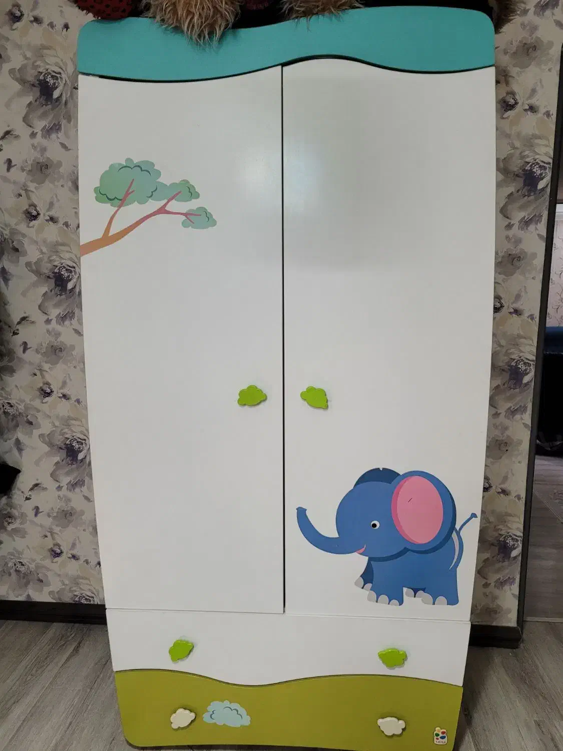 تخت و کمد کودک و نوجوان)دومنظوره|تخت و سرویس خواب|شیراز, شاه قلی بیگی|دیوار