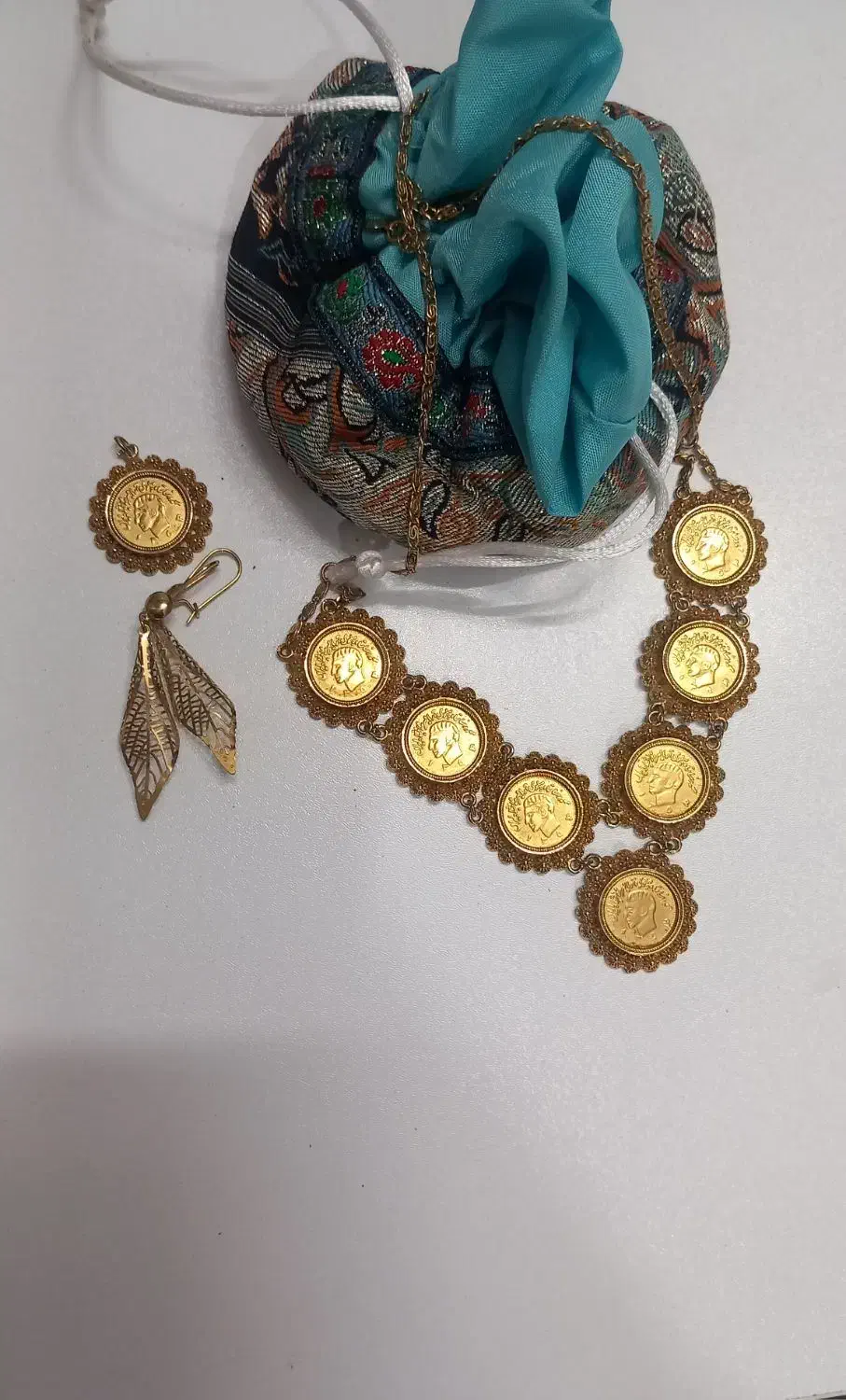 گلوبندسکه ای طلاروس|بدلیجات|یزد, |دیوار