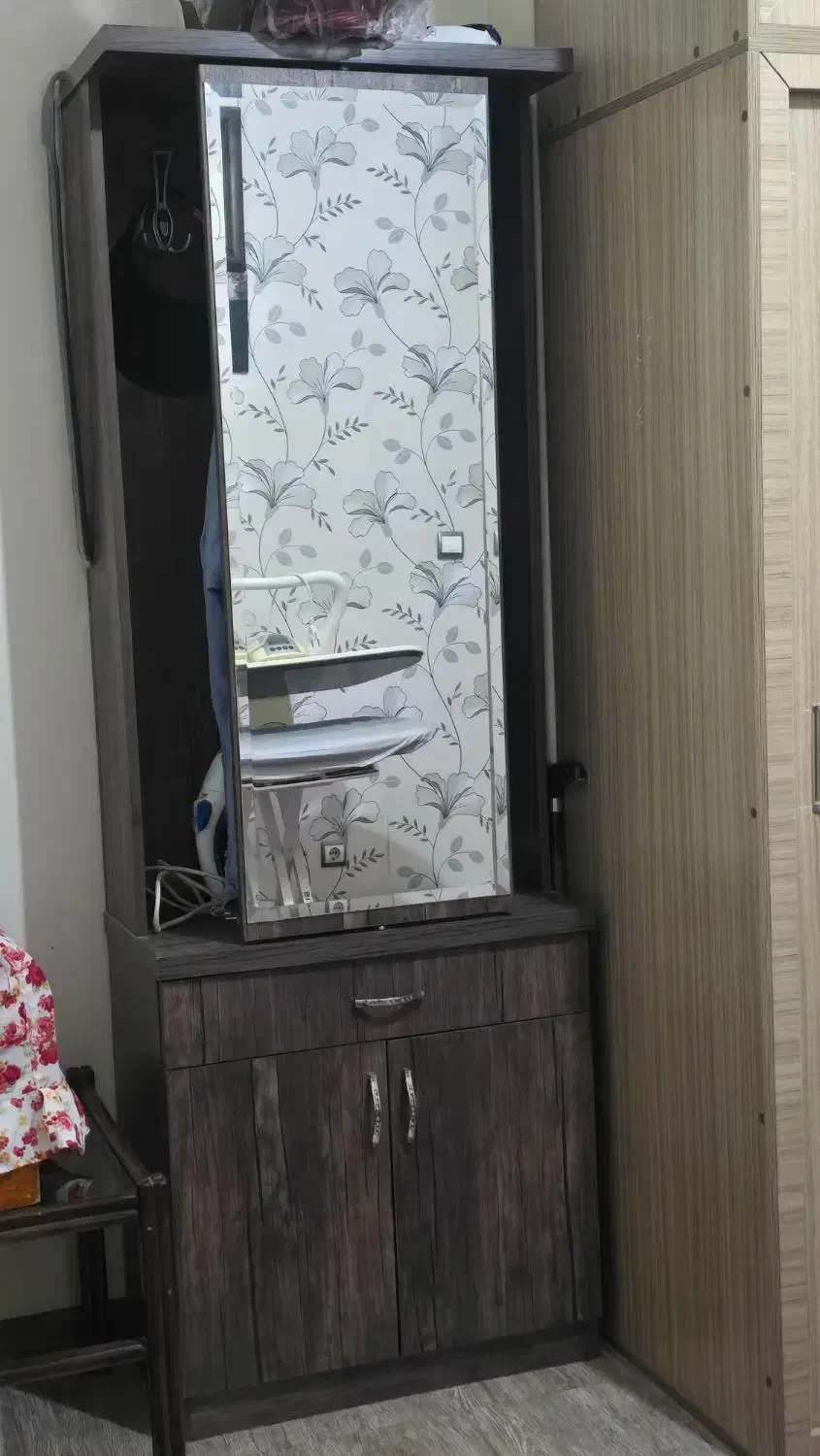 چوب لباسی و جا کفشی|جاکفشی، کمد، دراور|کرج, فاز ۴ مهرشهر|دیوار