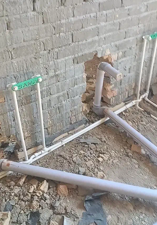 تاسیسات برق کشی و لوله کشی|خدمات پیشه و مهارت|نهاوند, |دیوار