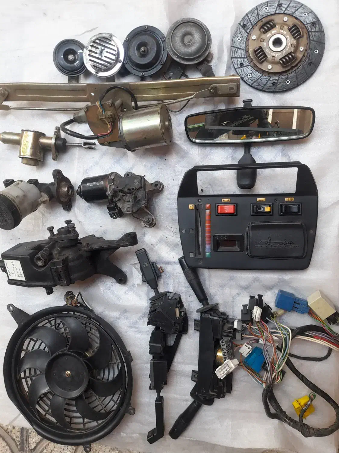 قطعات ماشین|قطعات یدکی و لوازم جانبی|شیراز, تندگویان|دیوار