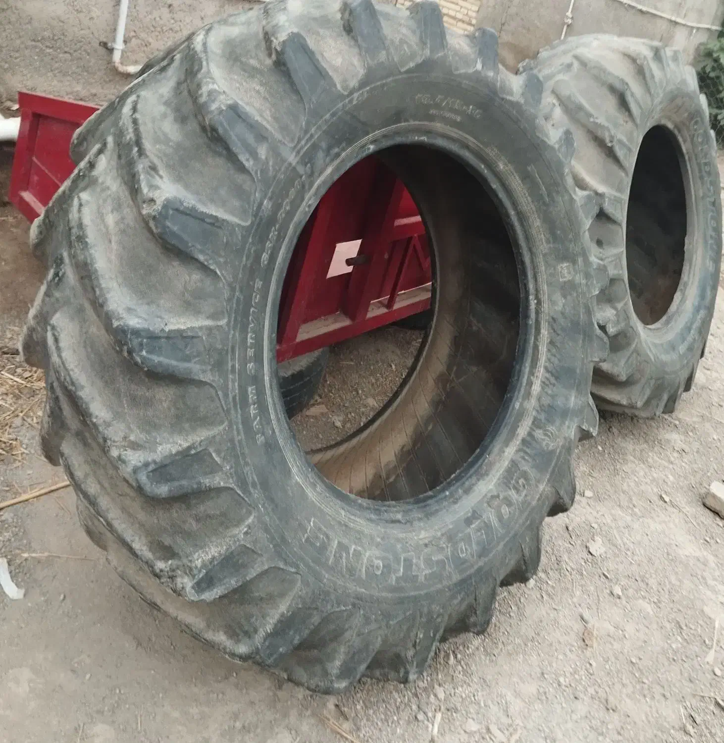 لاستیک تراکتور فرگوسن|قطعات یدکی و لوازم جانبی|انبارآلوم, |دیوار