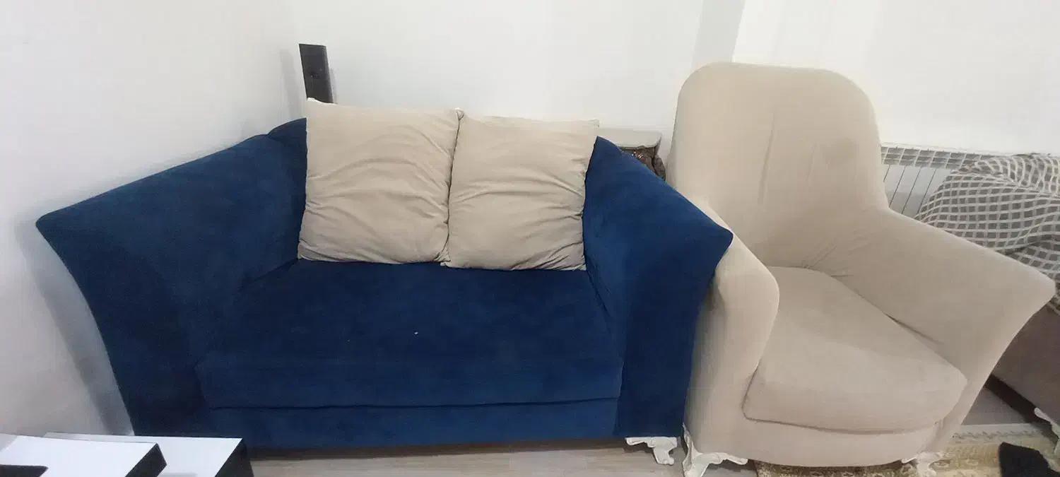 مبل ۴ نفره و ویترین سفید|مبلمان خانگی و میز عسلی|صومعهسرا, |دیوار