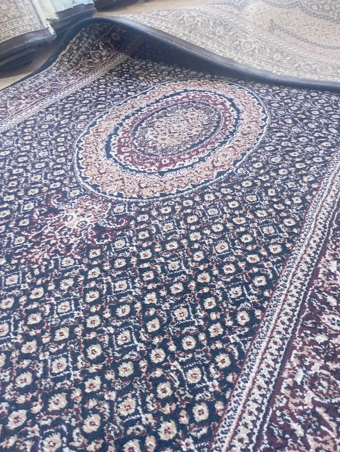 شش عدد فرش یک درچهار|فرش|جوانرود, |دیوار
