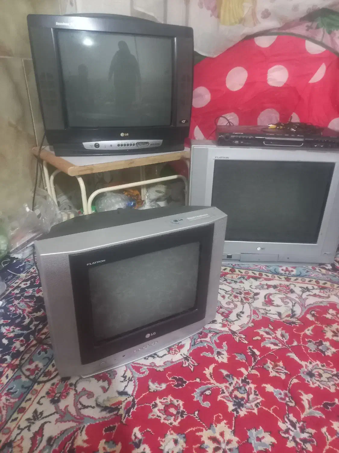 چندتا تلویزیون قدیمی به شرط سالم و انواع  کیف|تلویزیون و پروژکتور|یاسوج, |دیوار