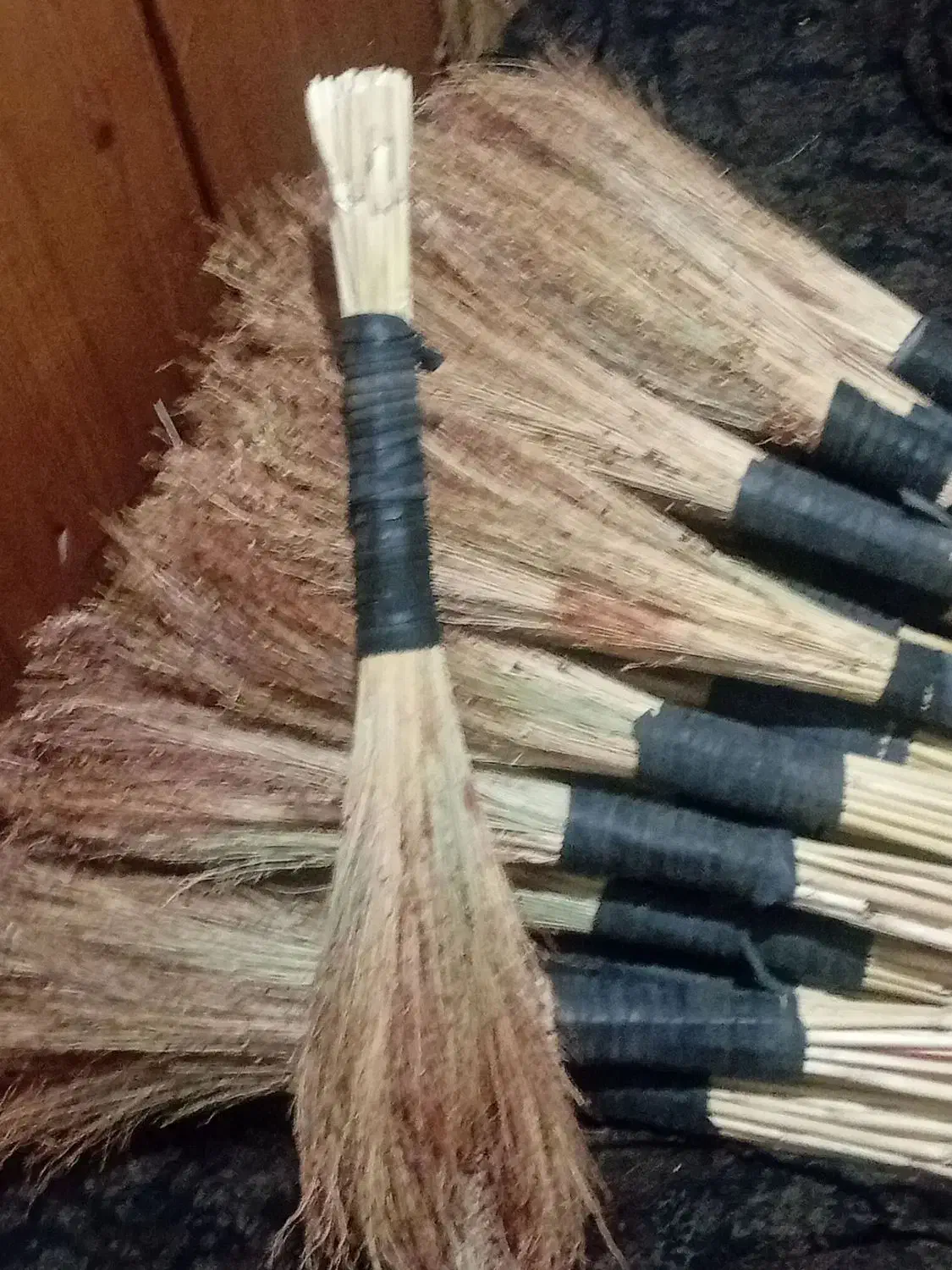 جارو محلی|عمده‌فروشی|اقبالیه, |دیوار