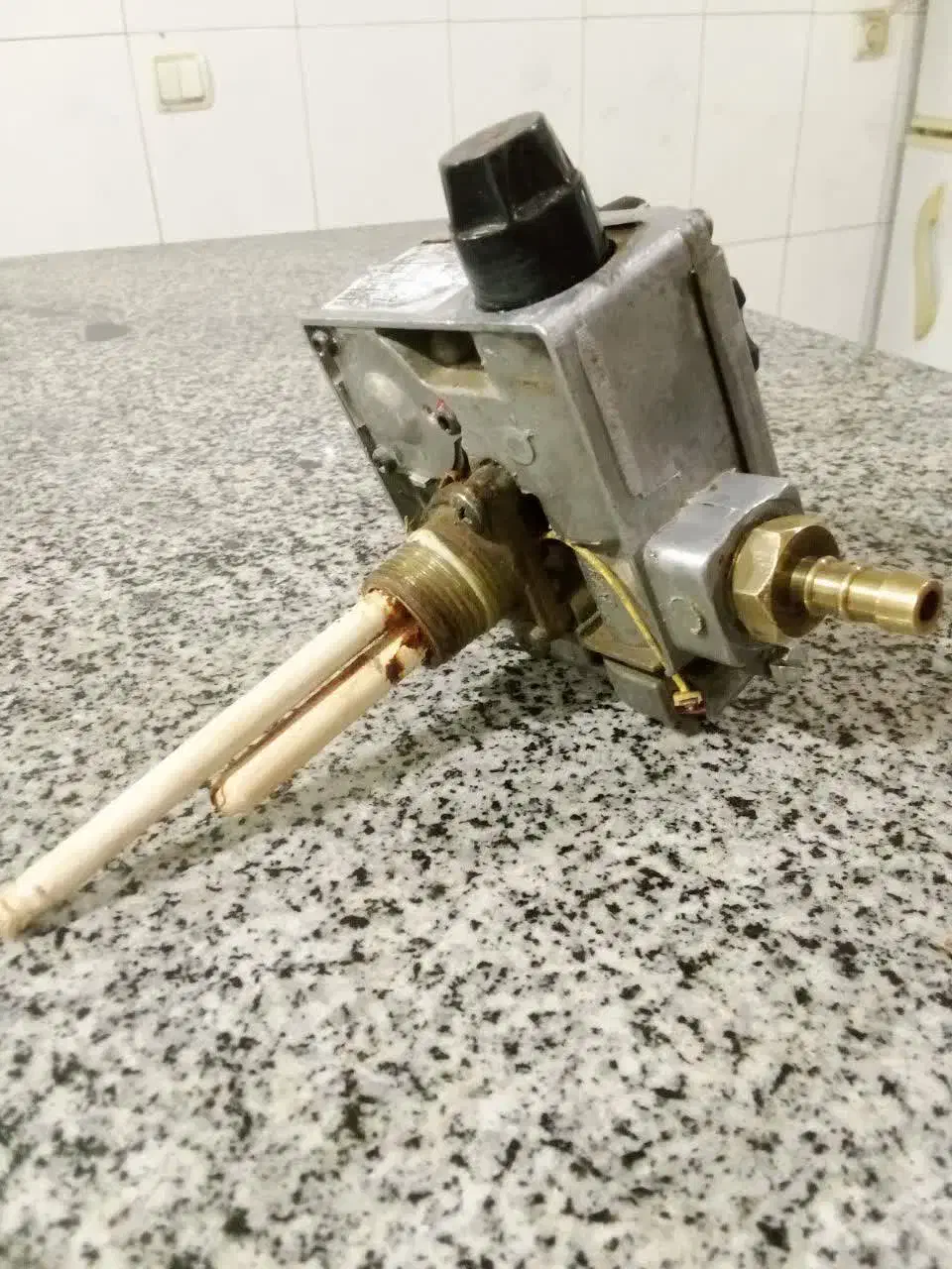 شیر کنترل وریگلاتور آبگرمکن مخزنی|آبگرمکن، پکیج، شوفاژ|سجاس رود, |دیوار