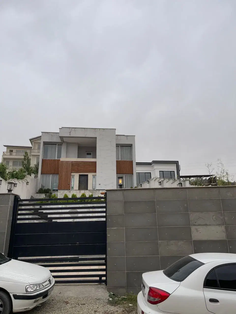 ویلا۵۰۰زمین۲۵۰بناتریبلکس مدرن شیک در*مهرابادخورین*|فروش خانه و ویلا|رودهن, |دیوار