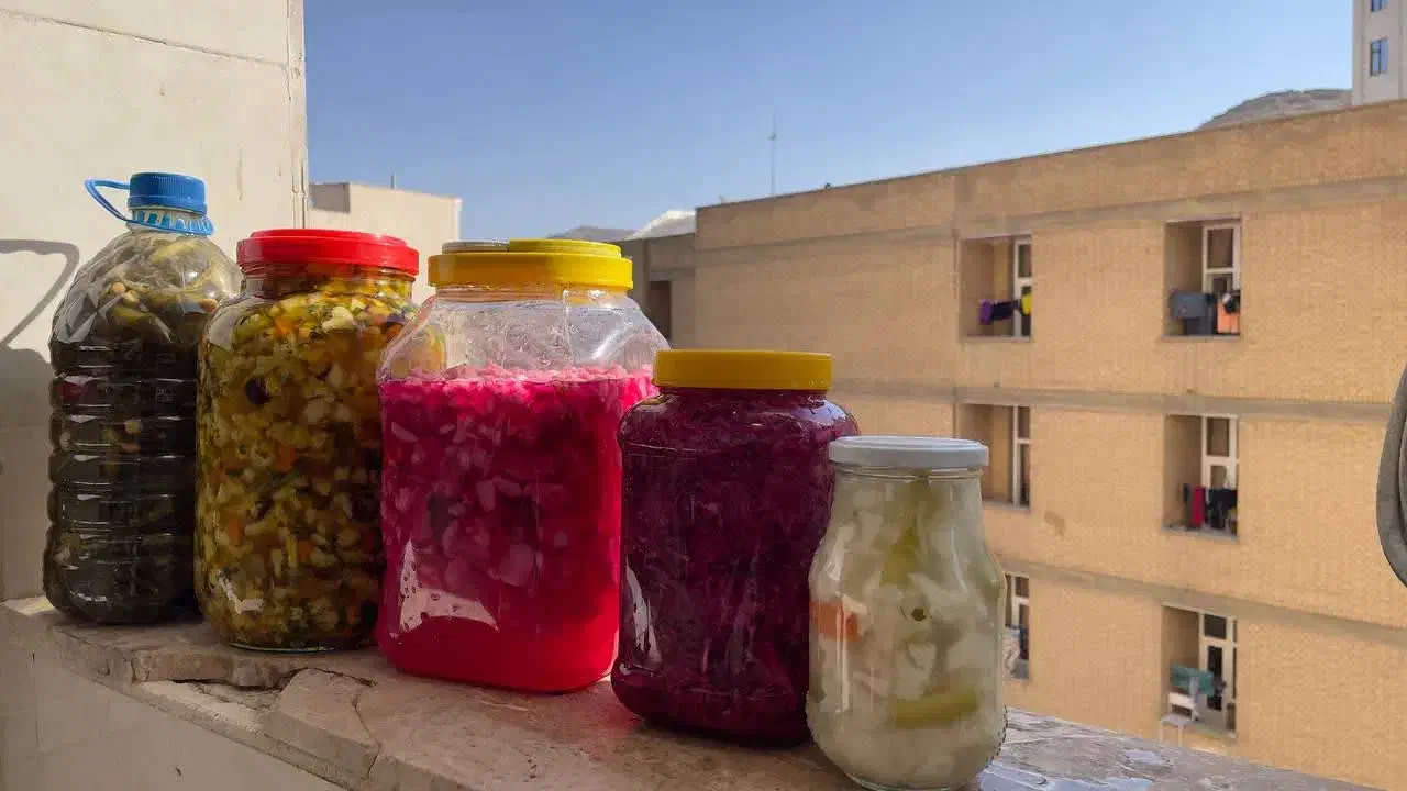 محصولات انواع ترشی و سبزیجات خانگی|خوردنی و آشامیدنی|تهران, قیام|دیوار