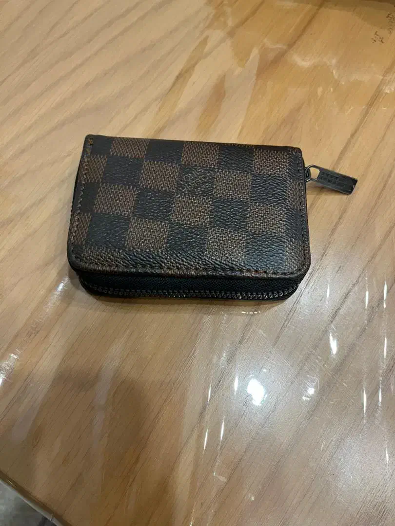 کیف وکفش|کیف، کفش، کمربند|شیراز, کوشک میدان|دیوار