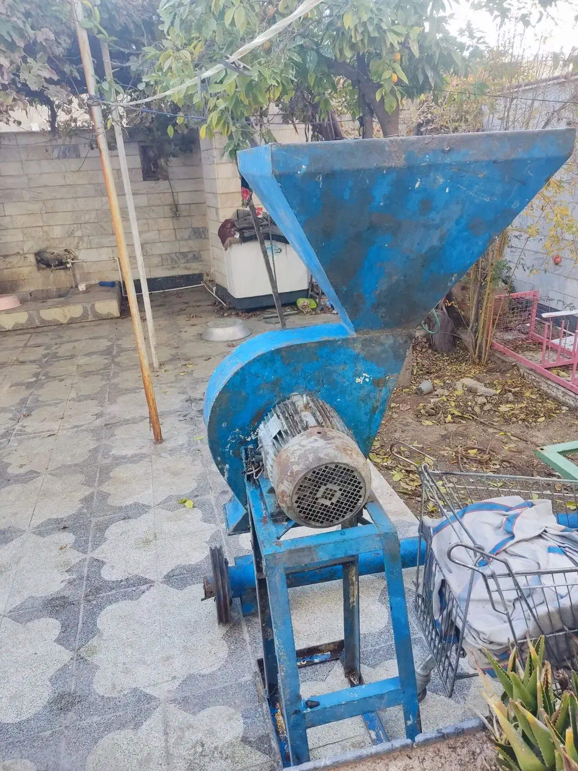 آسیاب و بالابر سالم|ماشین‌آلات صنعتی|شیراز, کوشک میدان|دیوار