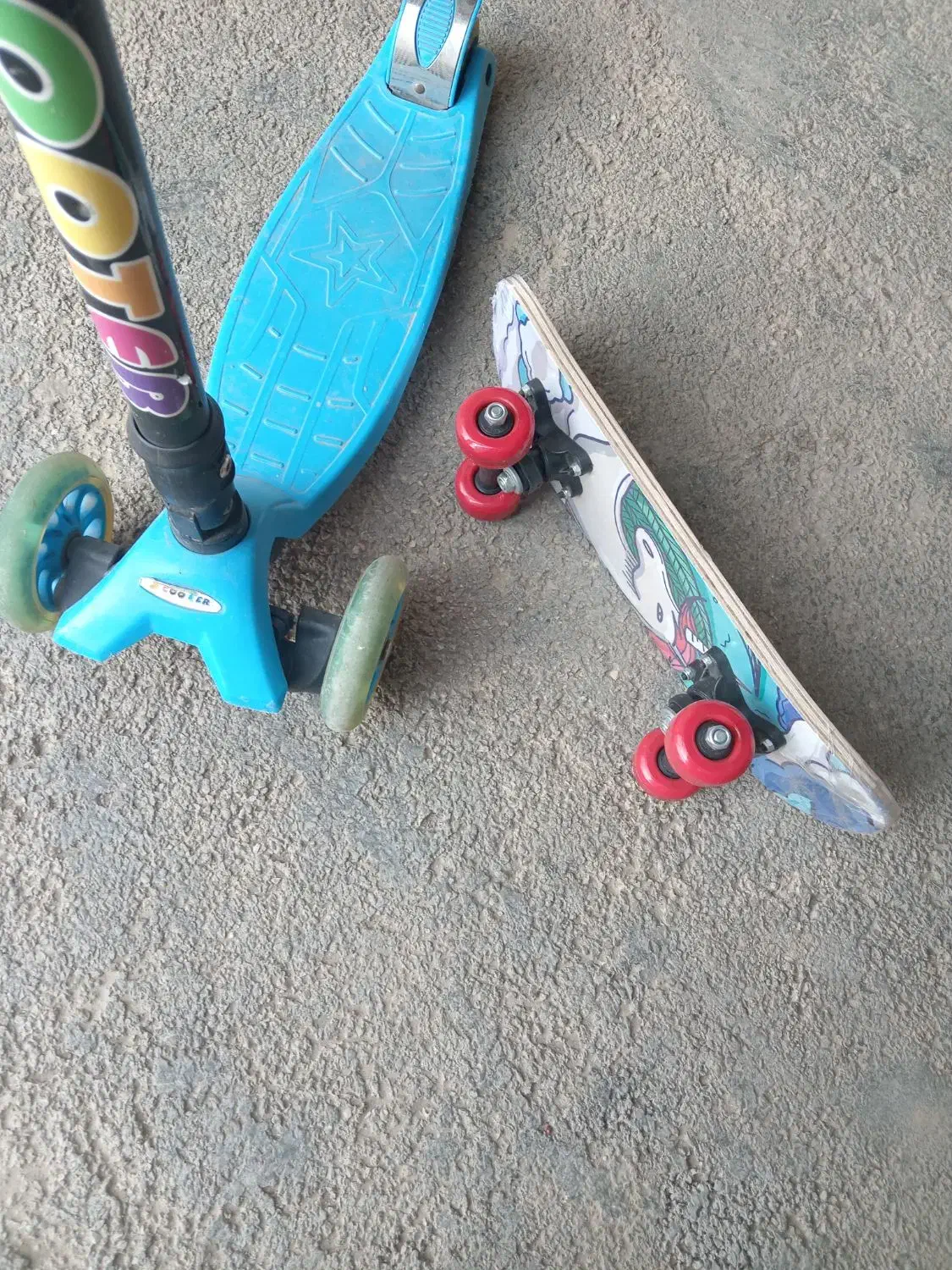 اسکوتر و اسکیت|دوچرخه، اسکیت، اسکوتر|کلاله, |دیوار