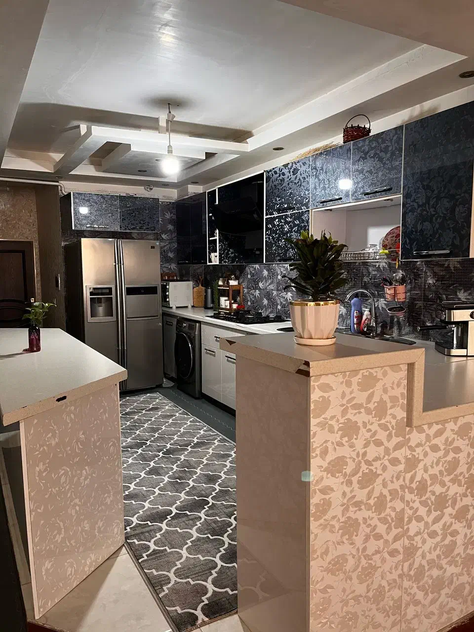 اپارتمان ولیعصر به توحید ۱۱۱متر ،فروش فوری به قیمت|فروش آپارتمان|تاکستان, |دیوار