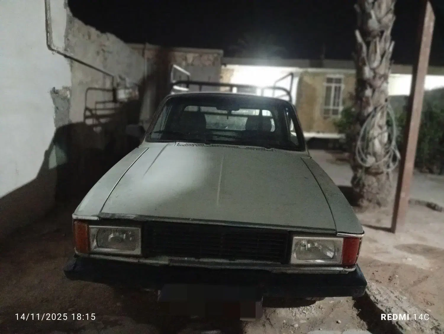 ماشین وانت بار|خودرو سواری و وانت|خشت, |دیوار