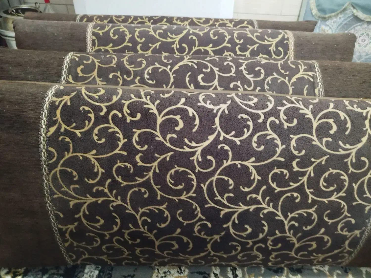 پشتی|پشتی|شیراز, کوشک میدان|دیوار