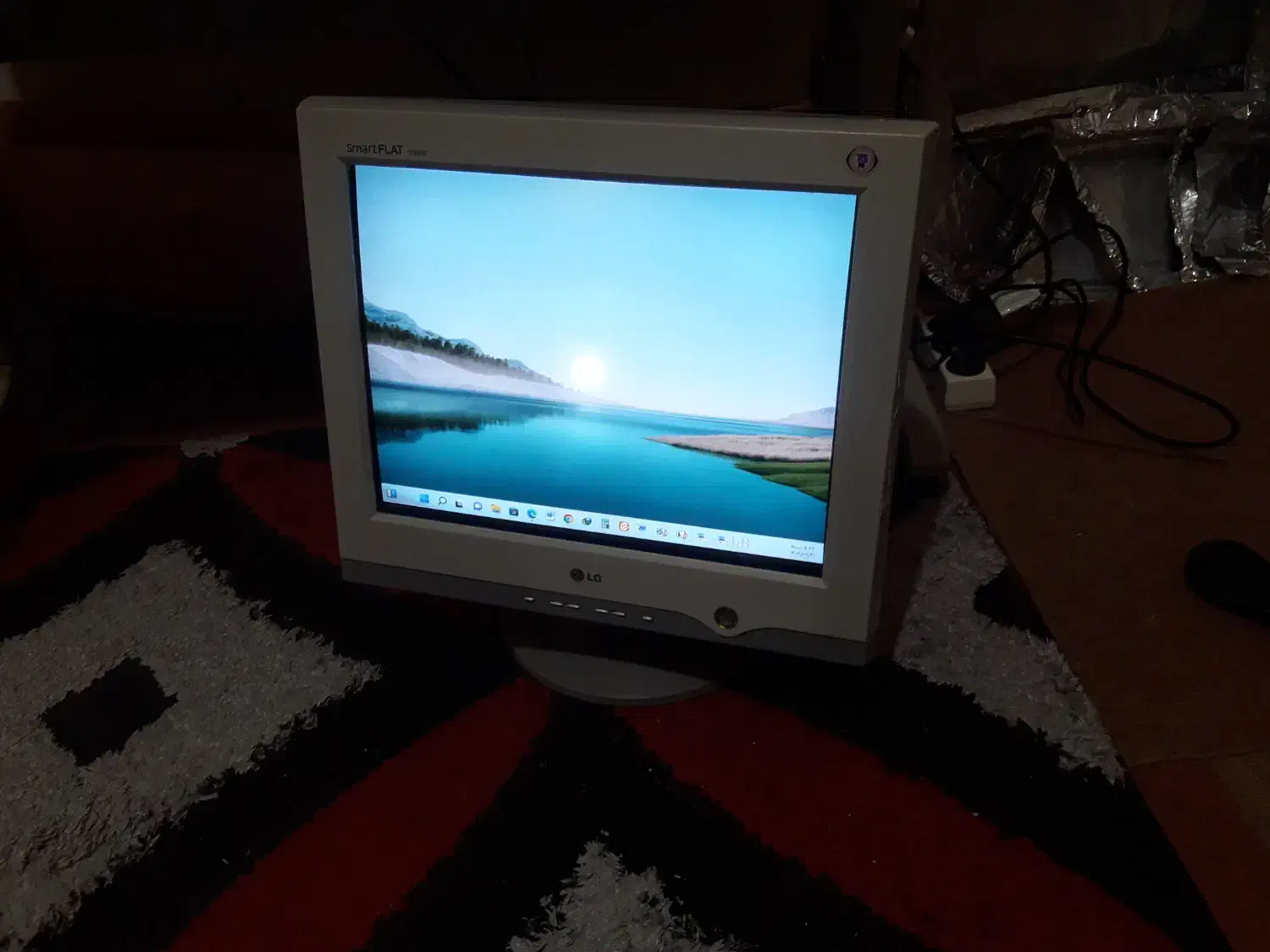 مانیتور LG ۱۷ اینچ صفحه تخت|قطعات و لوازم جانبی رایانه|آبادان, |دیوار