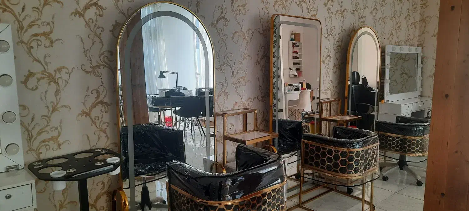 وسایل سالن آرایشگاهی|آرایشگاه و سالن‌های زیبایی|سنندج, |دیوار