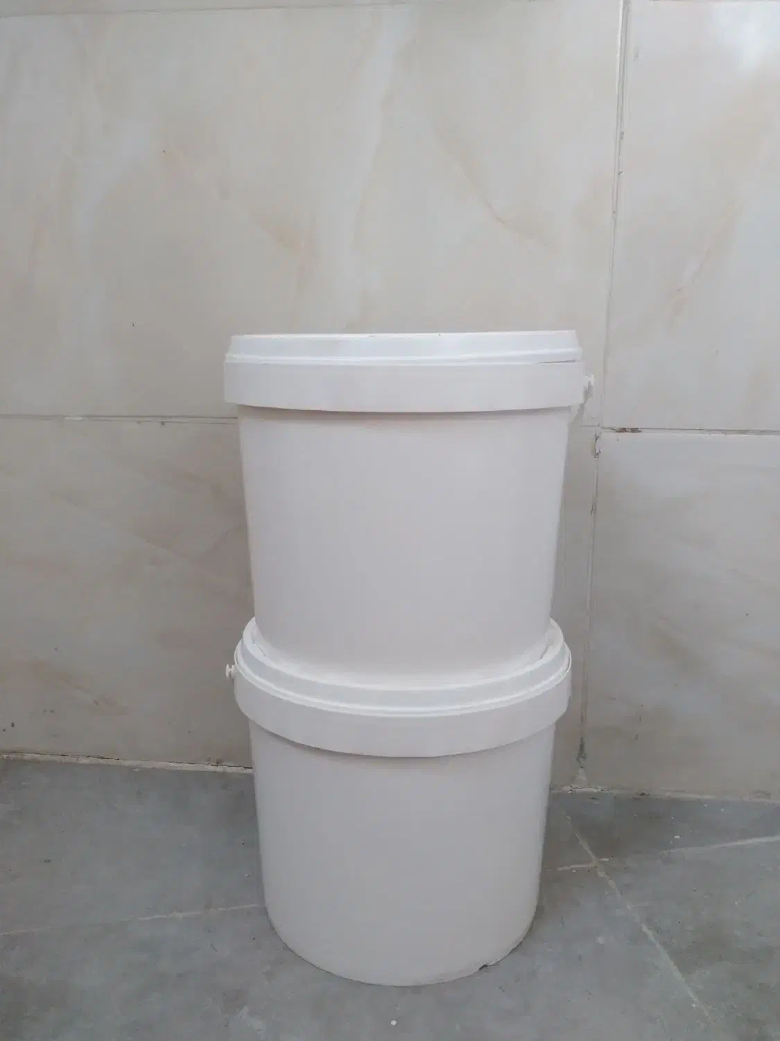 سطل ۱۲ کیلویی دردار|ظروف نگهدارنده، پلاستیکی، یک‌بارمصرف|املش, |دیوار