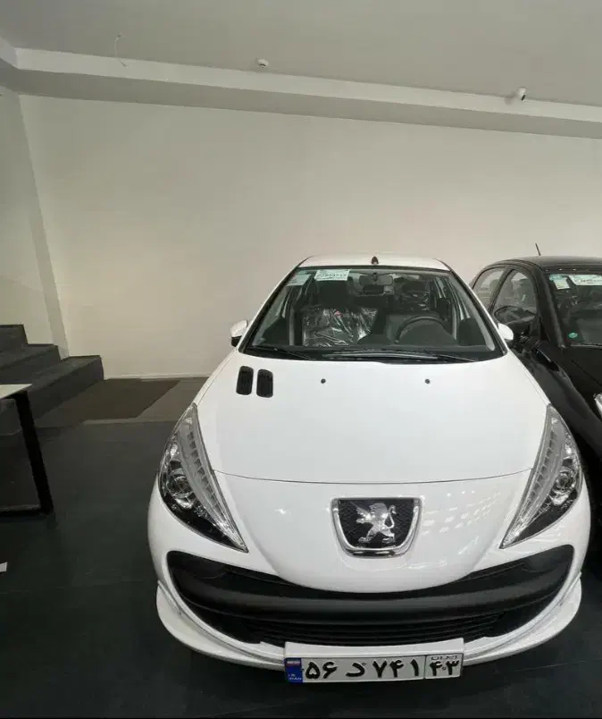 پژو 207i اتوماتیک سفید / سقف فلزی/ مدل ۱۴۰۴|خودرو سواری و وانت|تهران, قیطریه|دیوار