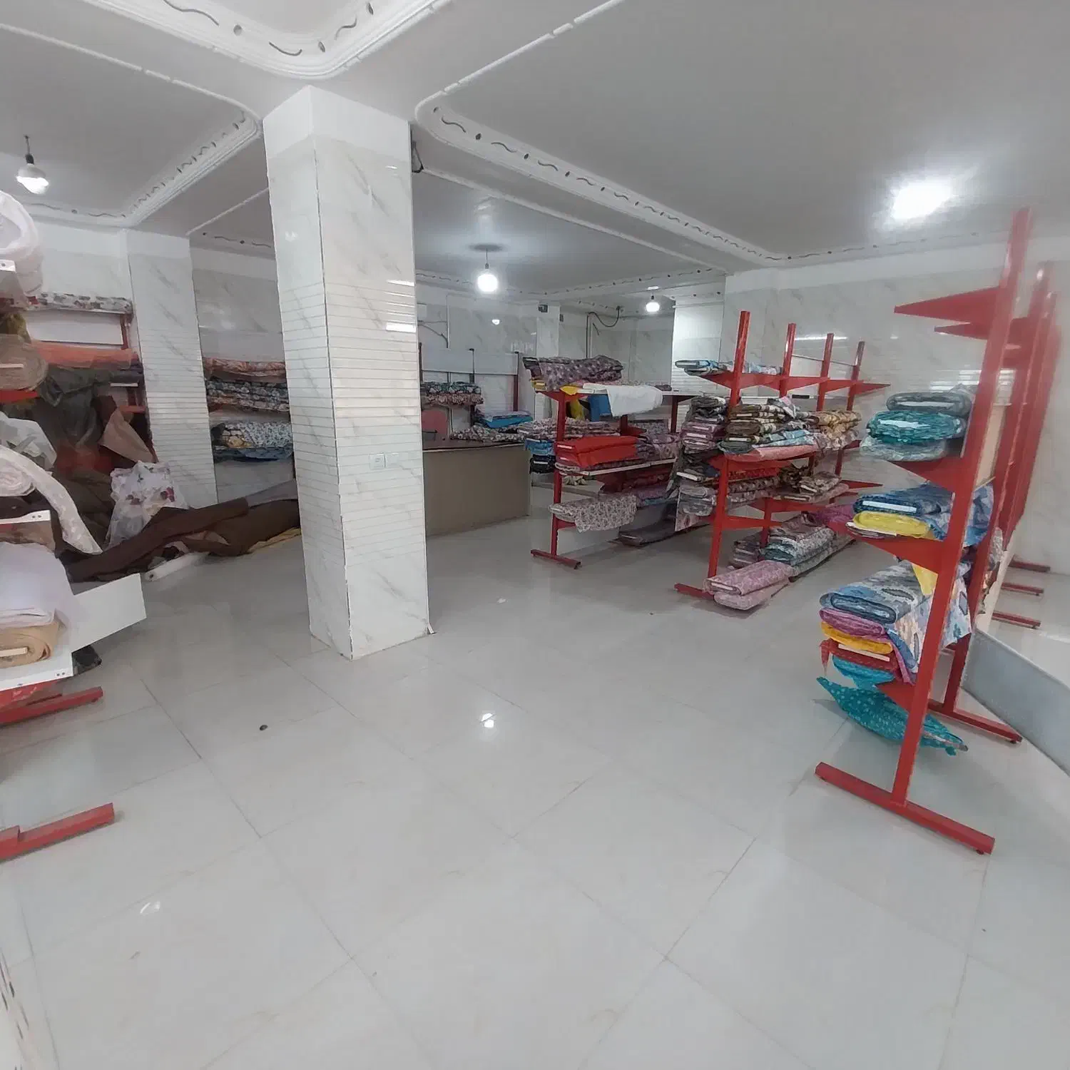 90متر تجاری طبقه بالا خ کارگر|اجارهٔ مغازه و غرفه|بم, |دیوار