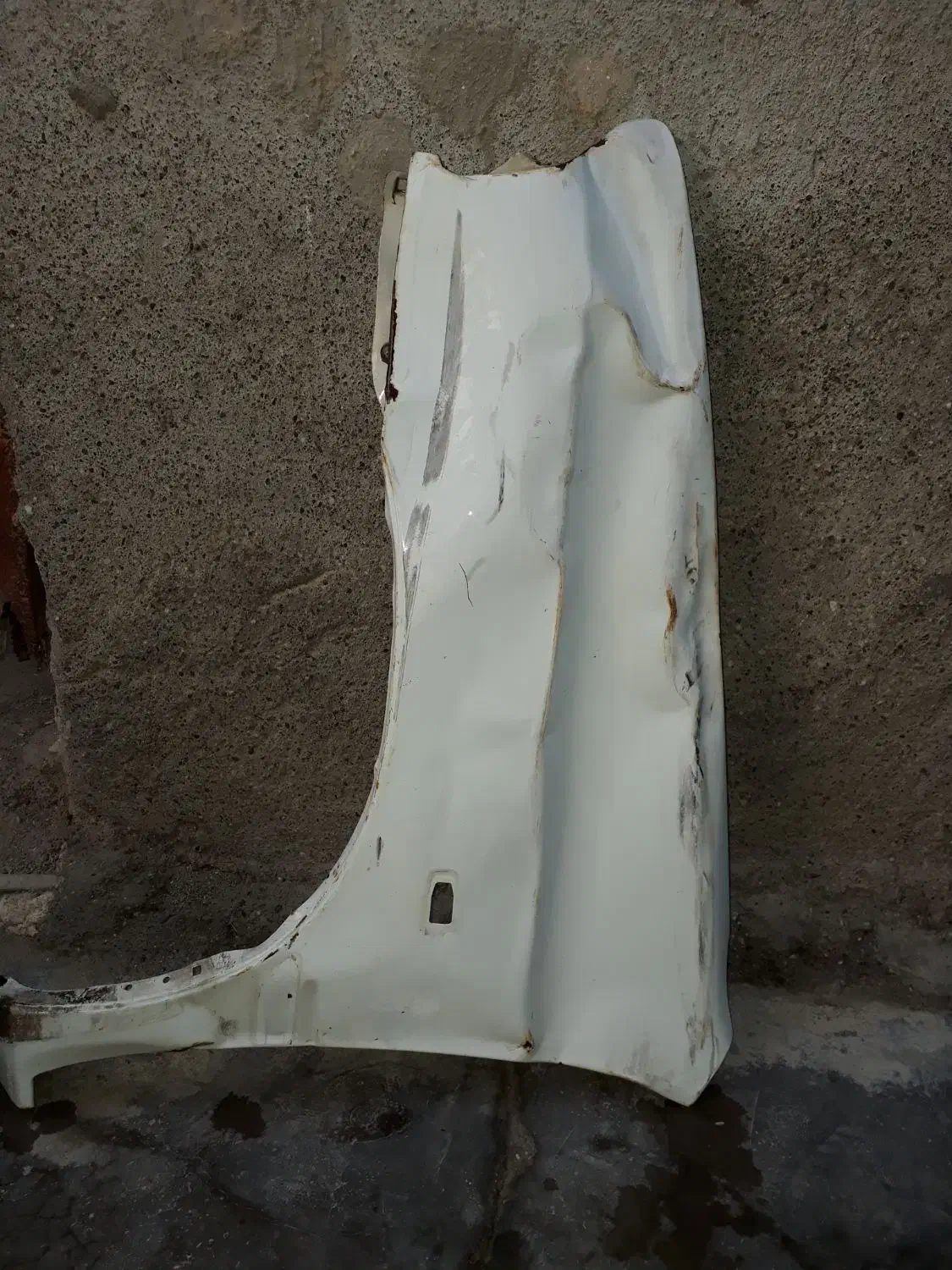 گلگیر سمت راننده ماشین  وخطر عقب ۱۴۱|قطعات یدکی و لوازم جانبی|میناب, |دیوار