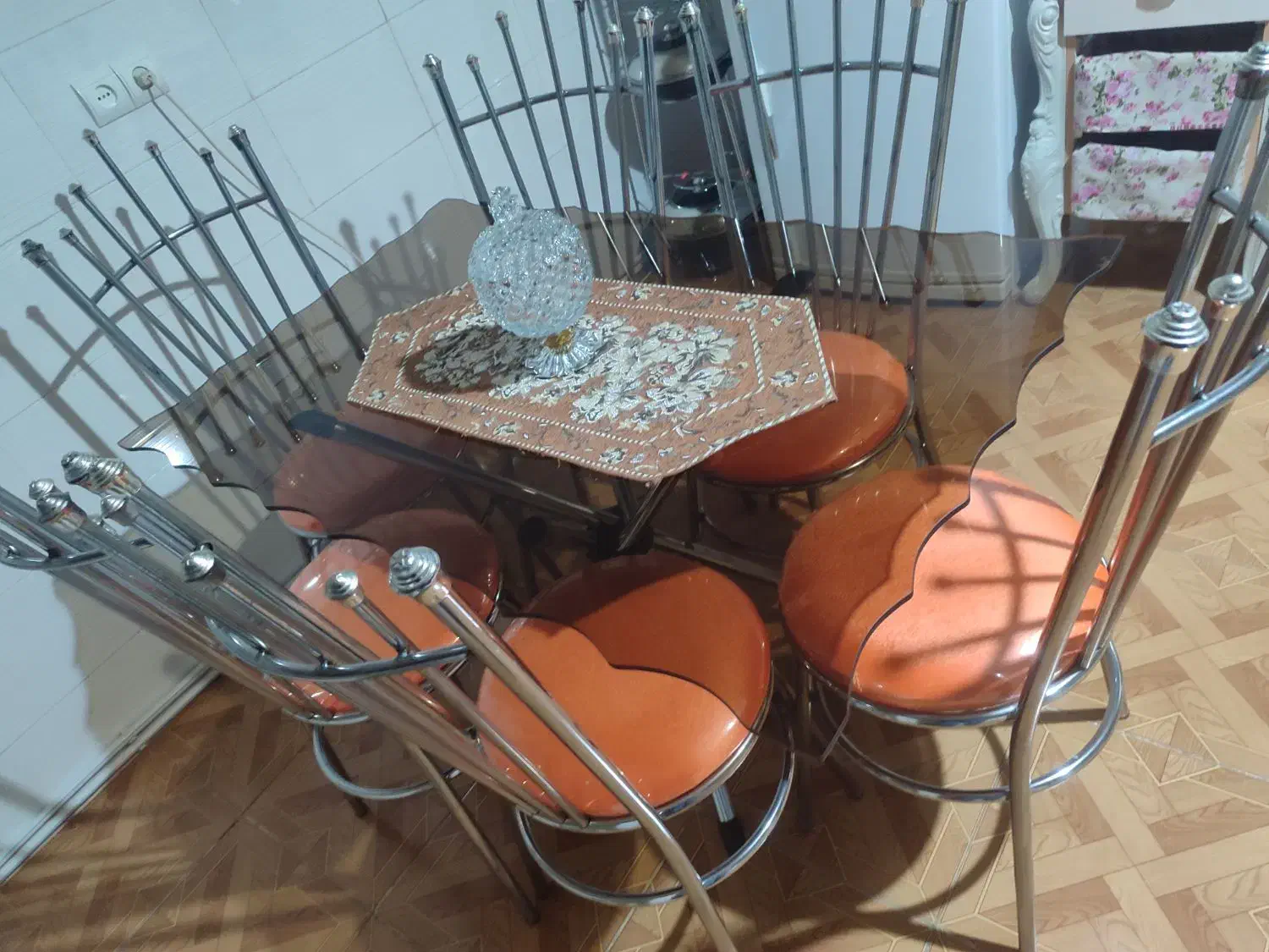 نهارخوری ۶نفره|میز و صندلی غذاخوری|بیستون, |دیوار