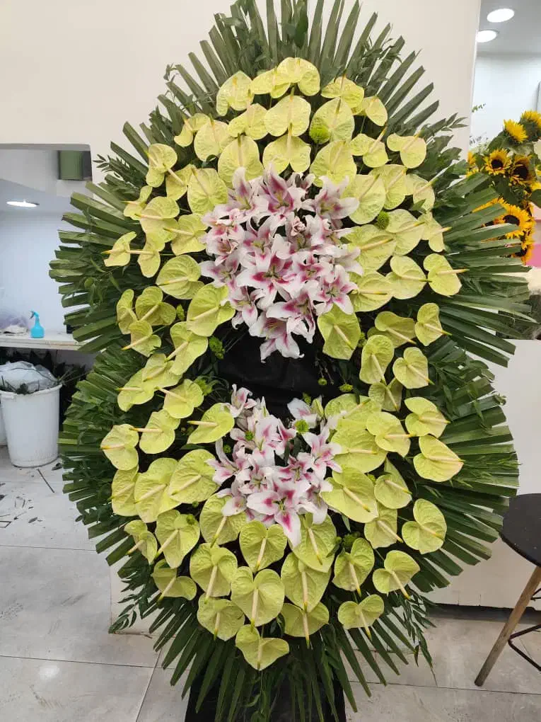 تاجهای گل ترحیم (نمایشگاهی)|گل و گیاه طبیعی|ری, بازار گل خاوران|دیوار