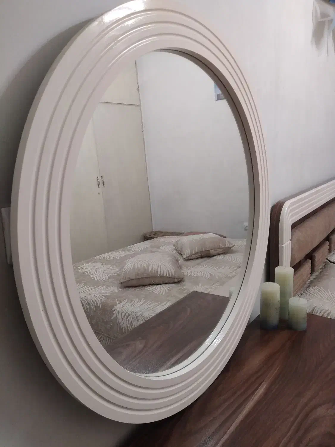 آینه گرد چراغ داربزرگ|آینه|قدس, شهر‌قدس|دیوار