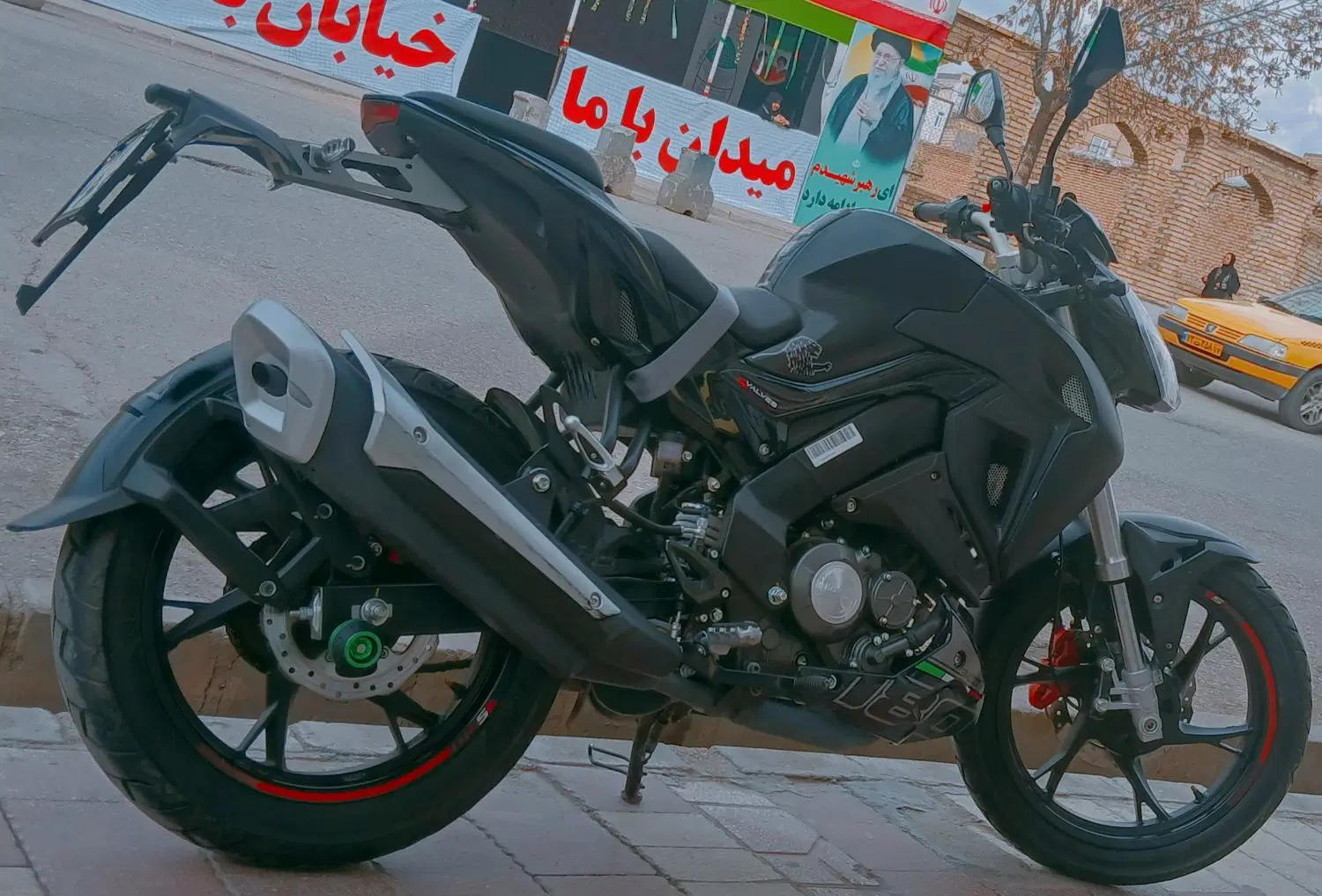 بنلی۱۸۰sمشکی|موتورسیکلت|تکاب, |دیوار