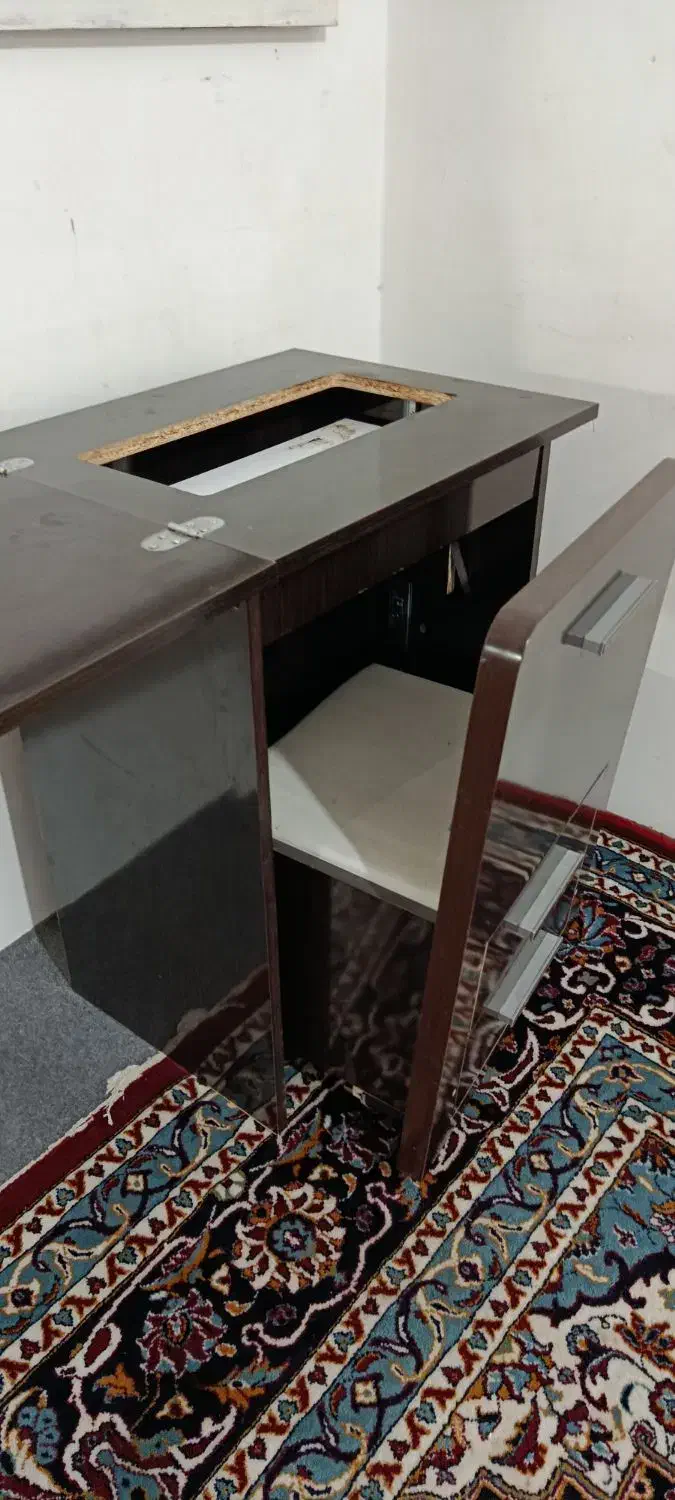 میز چرخ خیاطی با صندلی|لوازم خیاطی و بافتنی|تربت جام, مطهری|دیوار