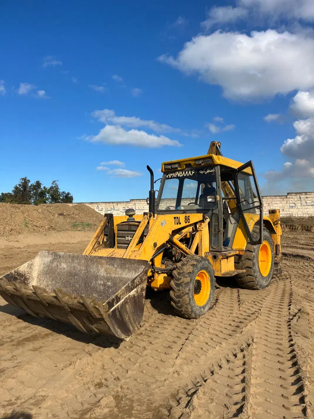 بیل بکهو Tdl86|خودرو سنگین|فرح آباد, |دیوار